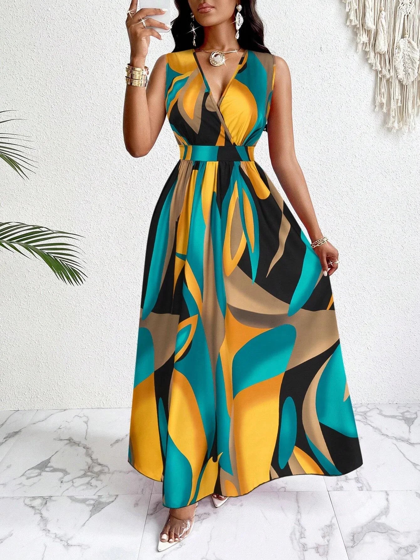 KAIA – WOMEN'S SLEEVELESS V-NECK DRESS